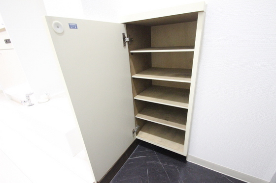 玄関　※別部屋の写真です