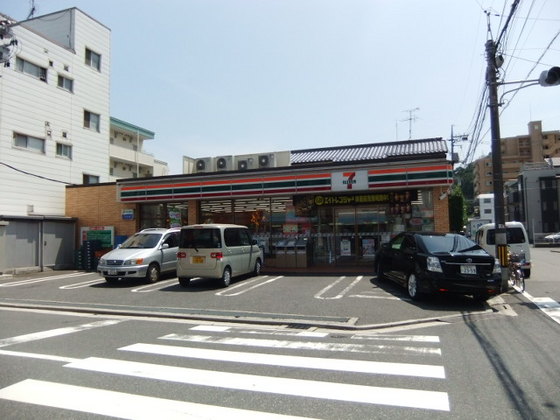 コンビニ　セブンイレブン広島新庄店（コンビニ）まで381m