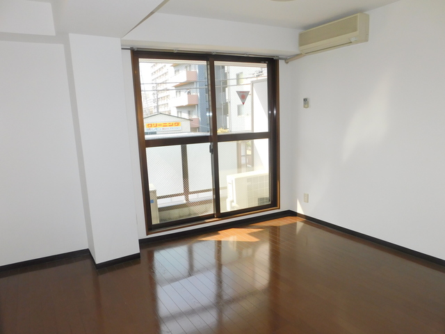 居室・リビング　同部屋室内参考画像