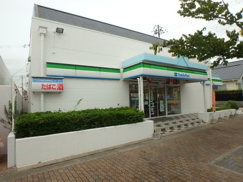 コンビニ　ファミリーマート かすがプラザ店（コンビニ）まで1011m