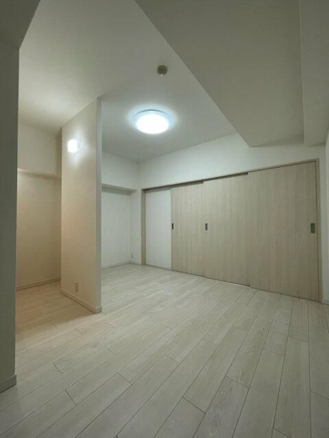 その他部屋・スペース　広くて明るい寝室