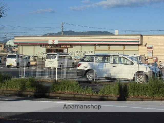 コンビニ　セブンイレブン（コンビニ）まで578m