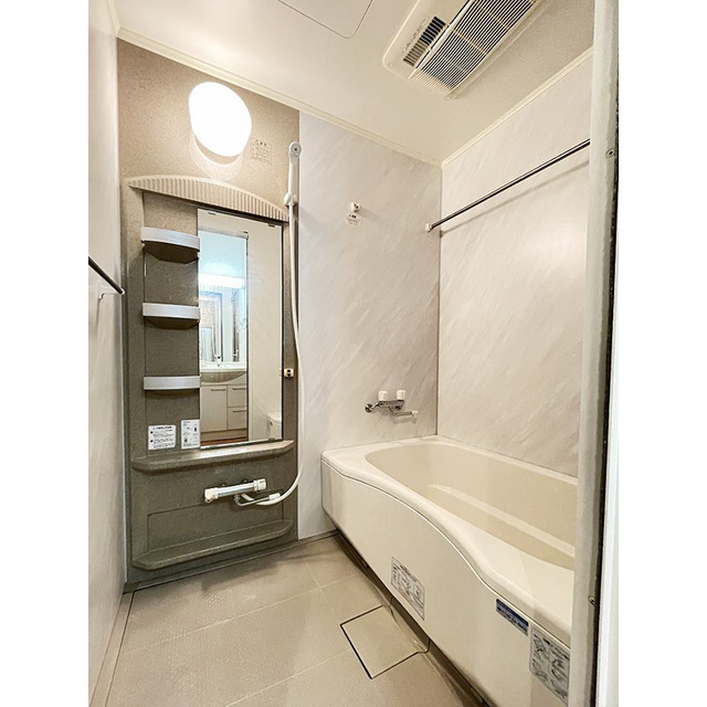 バス・シャワールーム　浴室乾燥機付き