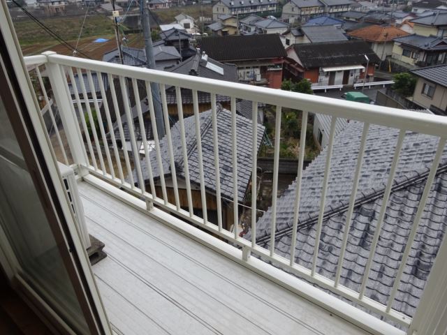 バルコニー　バルコニーからの眺めを楽しみながら食事をしませんか