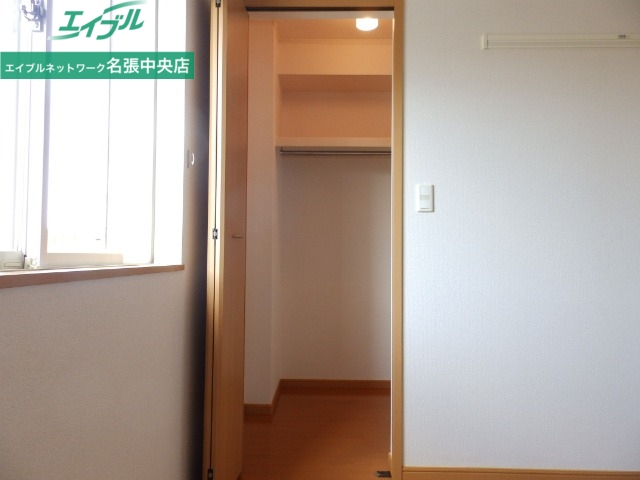 収納　同型参考写真