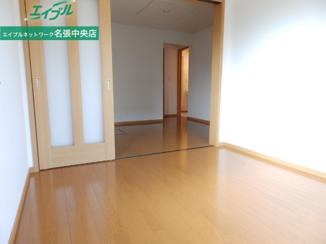 居室・リビング　同型参考写真