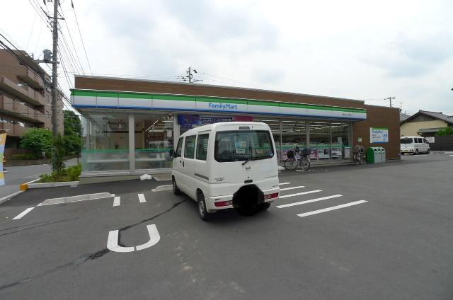 コンビニ　ファミリーマート（コンビニ）まで200m