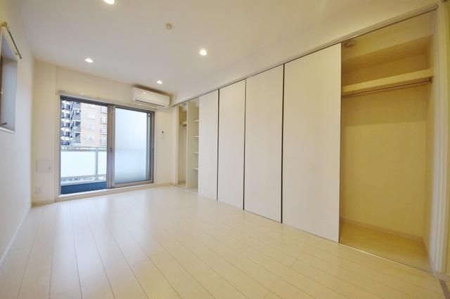 居室・リビング　★収納たっぷり収納です★