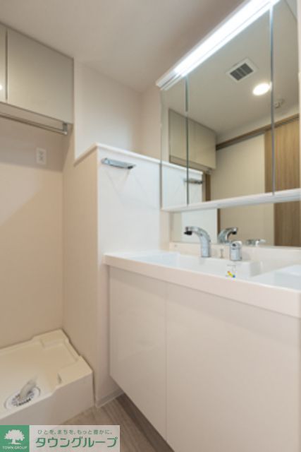 洗面設備　※写真は同タイプ住戸です。
