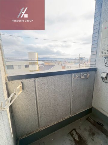 バルコニー　外からの目が気にならないバルコニーで洗濯物が干せます