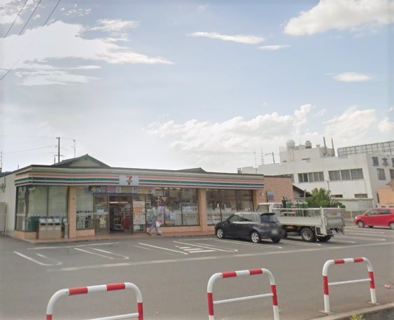 コンビニ　セブンイレブン（コンビニ）まで856m