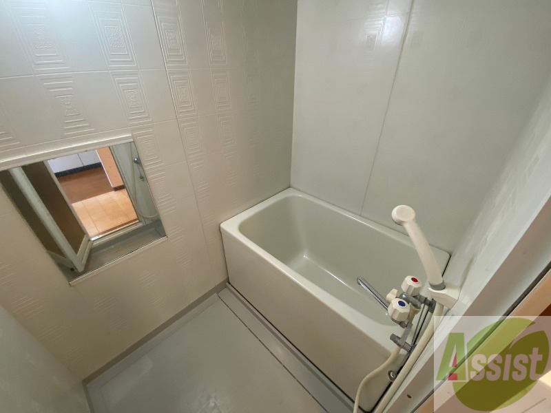 バス・シャワールーム　お風呂です。ゆっくりお風呂につかるのも体に良いですね～