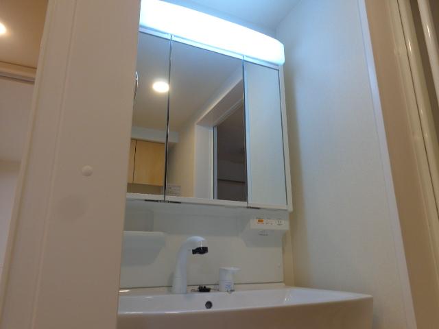 洗面設備　洗髪洗面化粧台