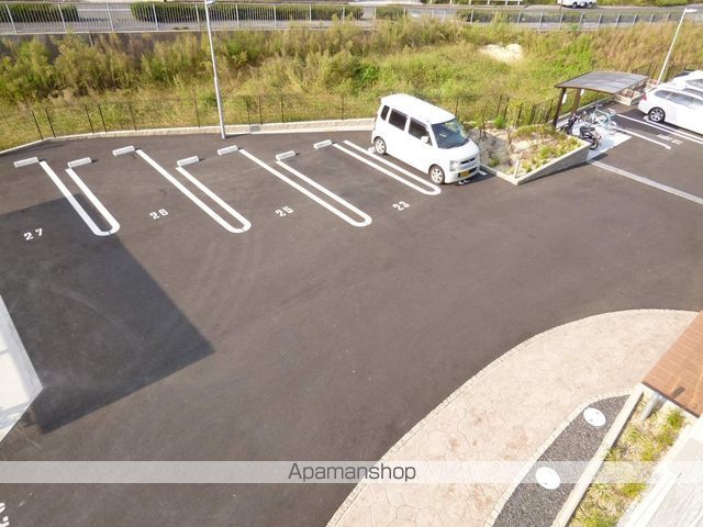 駐車場　駐車場