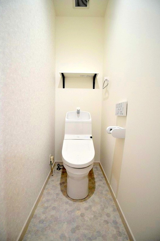 トイレ　お問合せはシティホーム海田センター　082-821-2227