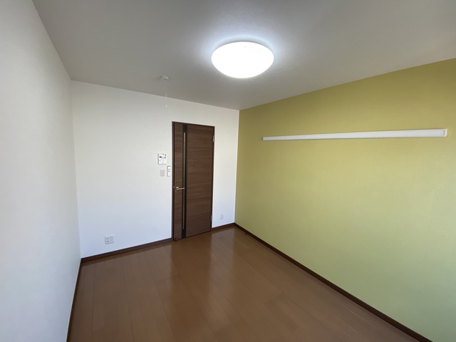 その他部屋・スペース　お洒落な」アクセントクロスをあしらったお部屋。