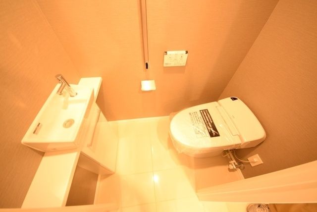 トイレ　レストルーム