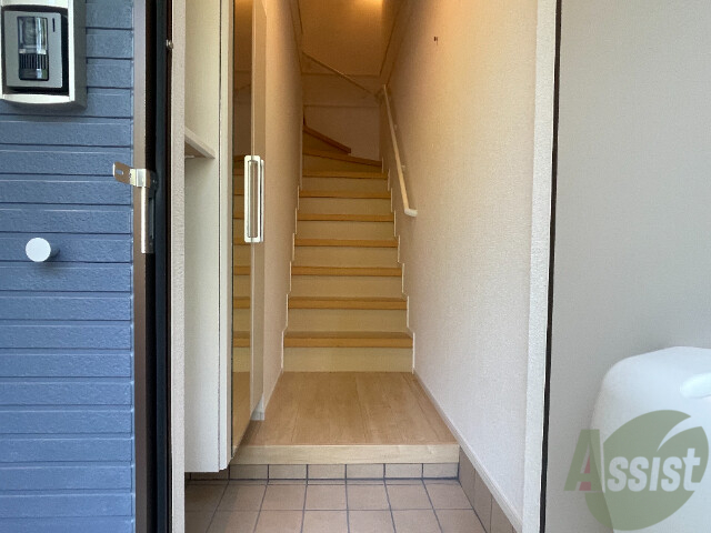 玄関　玄関でございます。毎日の出入りはこちらから。