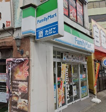 コンビニ　ファミリーマート 十三本町二丁目店（コンビニ）まで610m