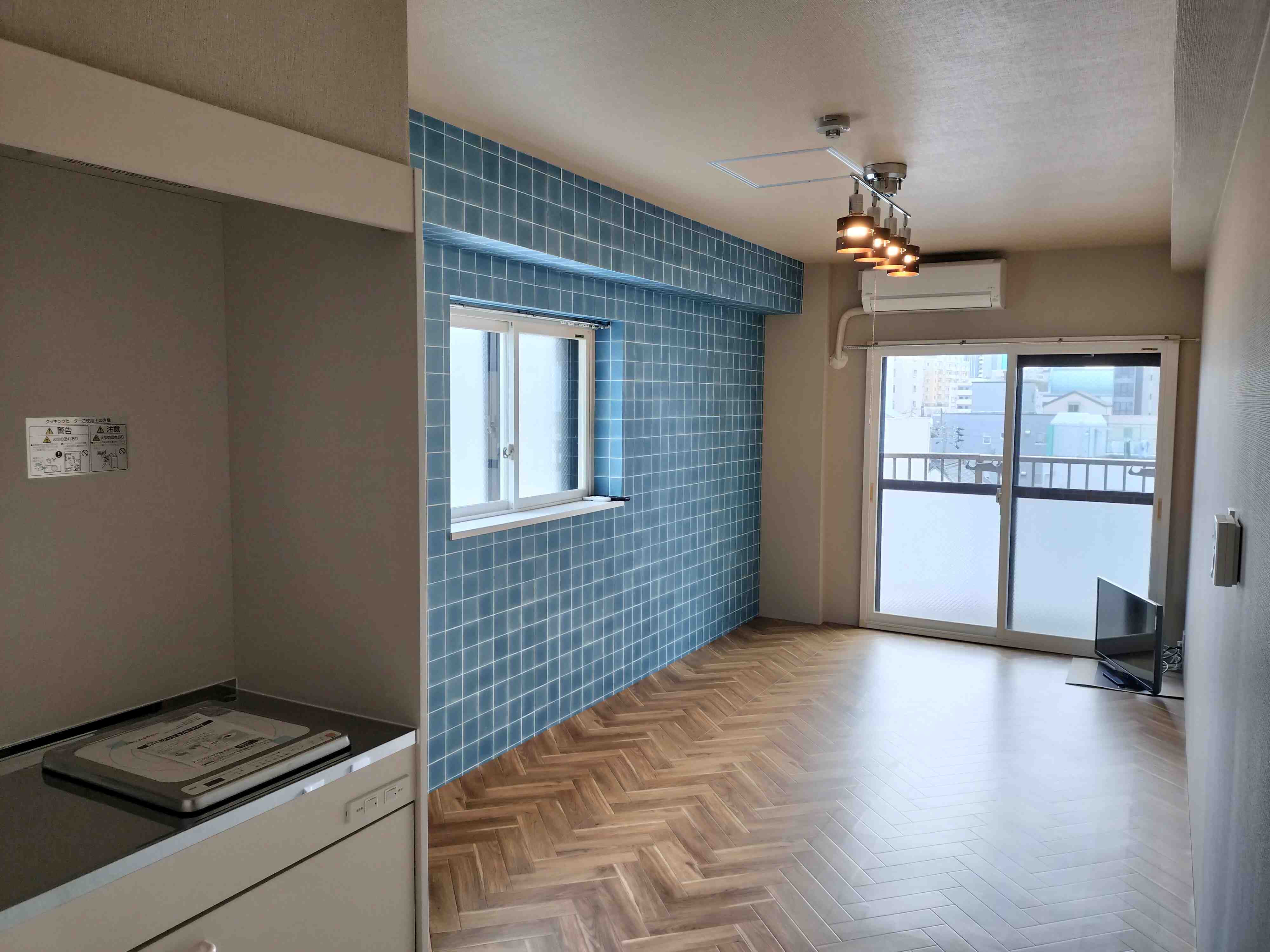 居室・リビング　☆ビンテージ仕様の内装でレトロモダン調のお部屋です！