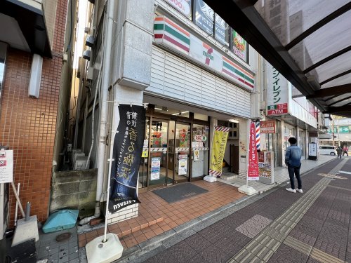 コンビニ　セブンイレブン 四街道駅前店（コンビニ）まで465m