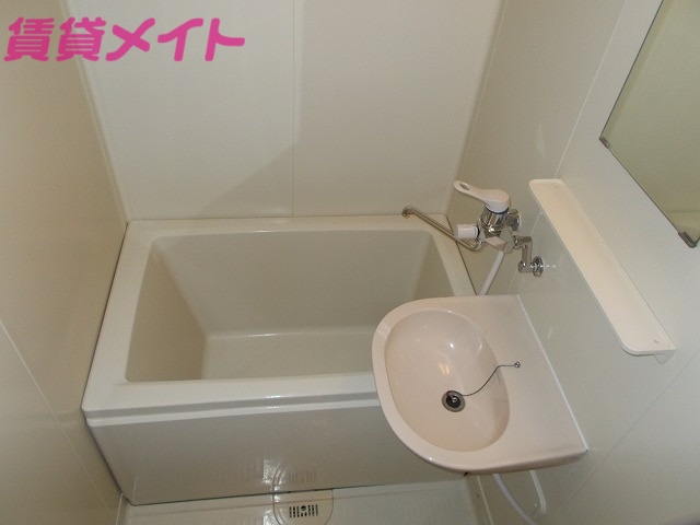 バス・シャワールーム　同タイプの部屋写真です