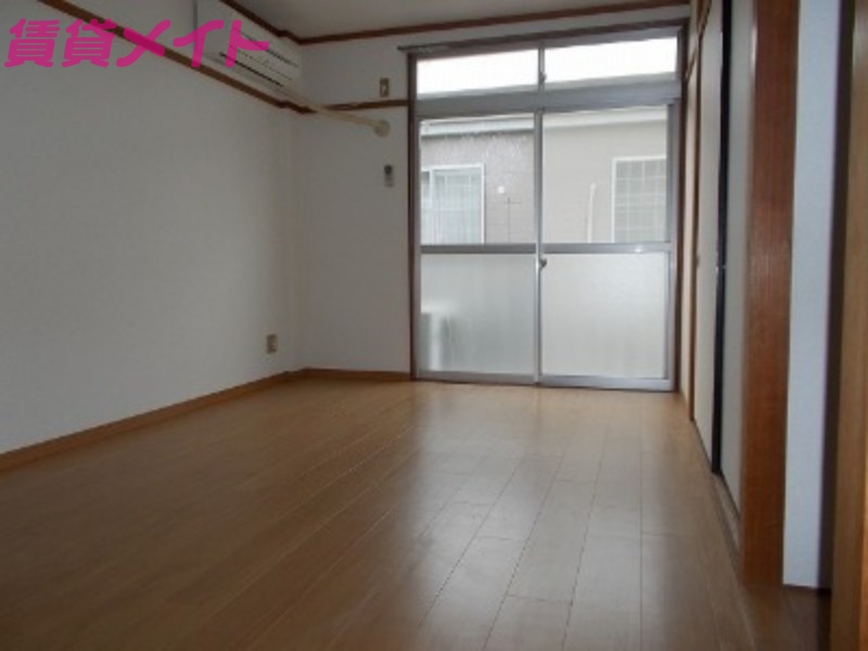 居室・リビング　同タイプの部屋写真です