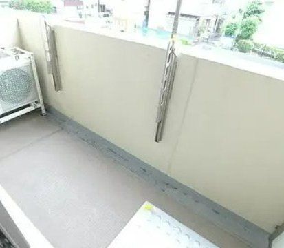 バルコニー　開放的で明るい空間を演出してくれるバルコニーです