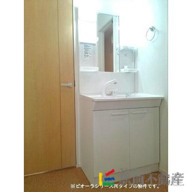 洗面設備　類似写真