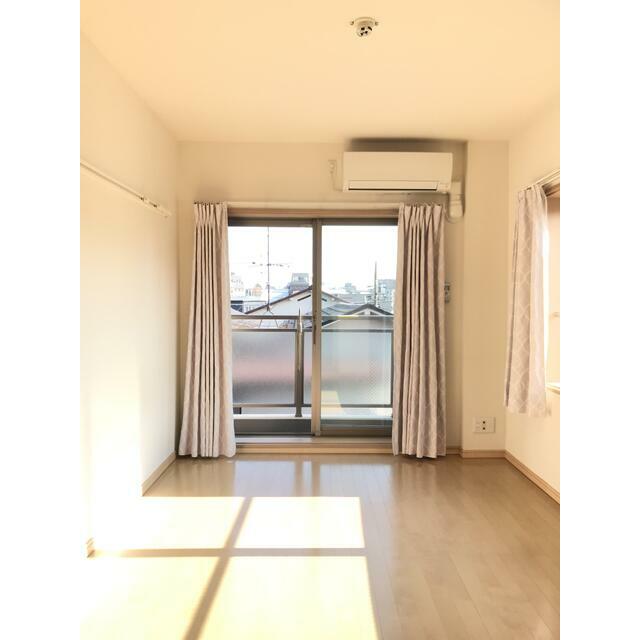 居室・リビング　同仕様別室画像