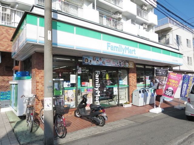 コンビニ　ファミリーマートエクセレンス野川店（コンビニ）まで401m