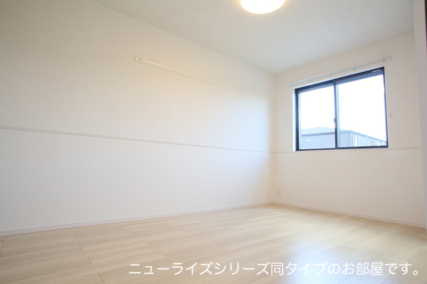 その他部屋・スペース　洋室　窓側を撮影