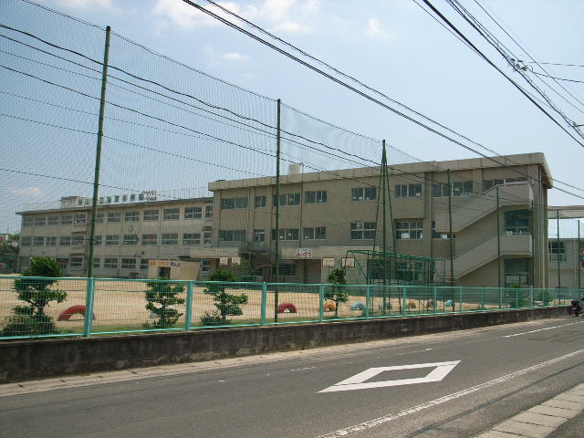 小学校　岡山市立福浜小学校（小学校）まで963m