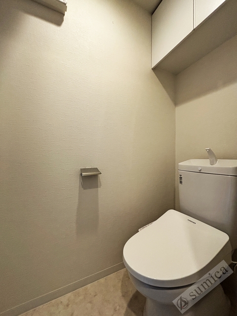 トイレ　温水洗浄便座付き♪♪