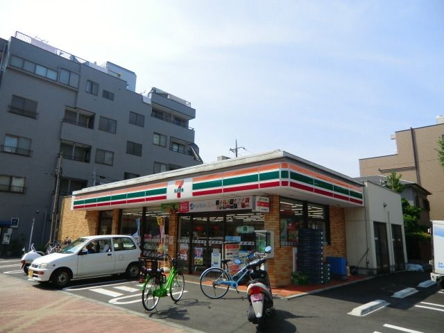 コンビニ　セブンイレブン（コンビニ）まで152m