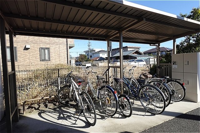 その他共有部分　駐輪場（宅配ボックス有ります）