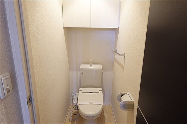 トイレ　温水洗浄暖房便座のトイレ