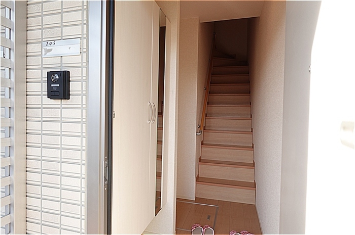 収納　鏡付きシューズボックス