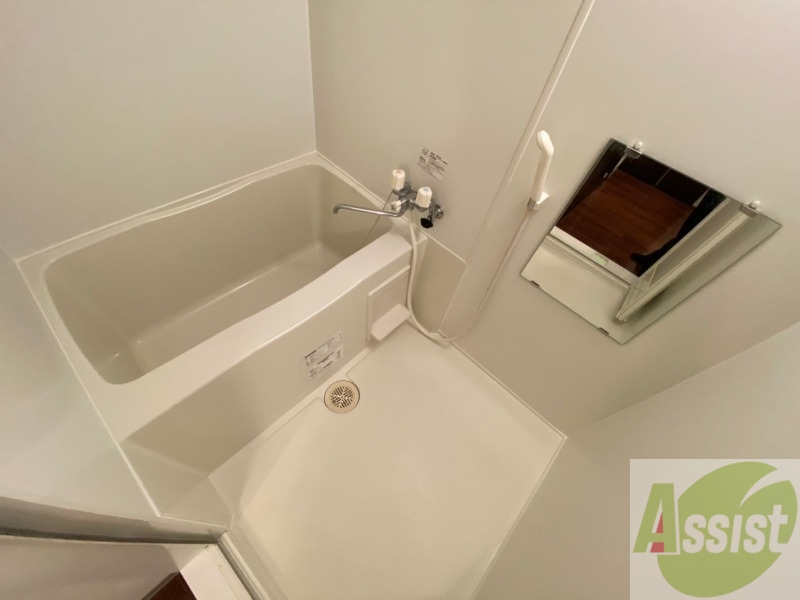 バス・シャワールーム　ユニットバスです。疲れを癒すのに欠かせませんね！