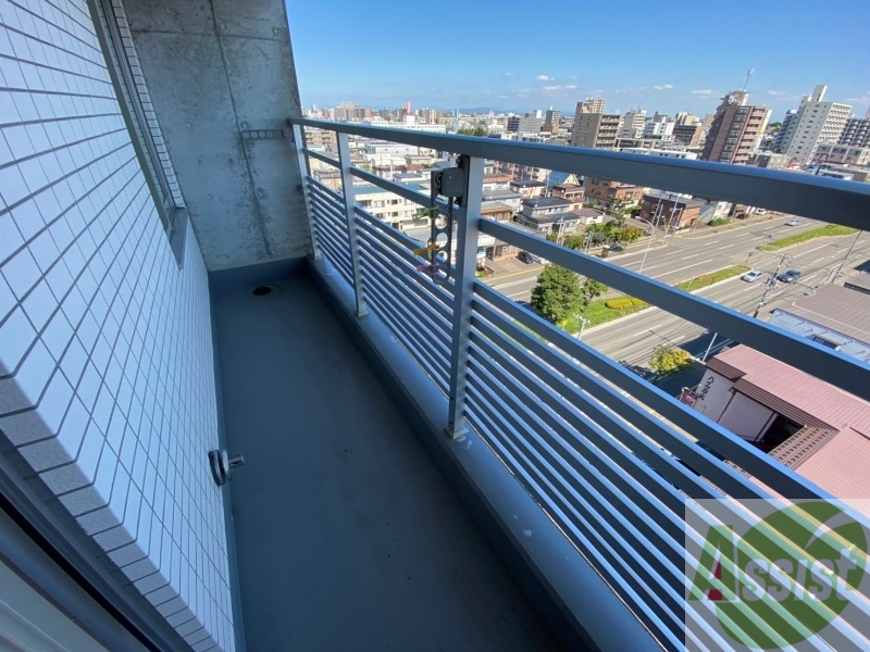 バルコニー　バルコニーです。洗濯物を干したり一息ついたりできますね！