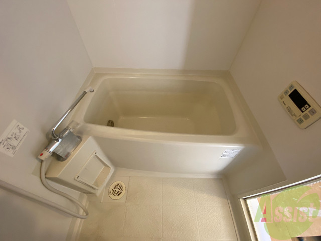 バス・シャワールーム　綺麗な浴室です。１日の疲れを癒すのに最適ですね。