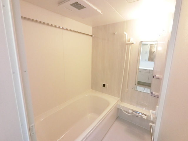 バス・シャワールーム　浴室換気乾燥機付きユニットバス