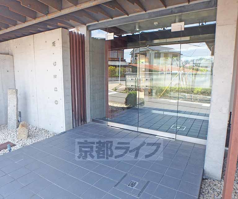 その他共有部分　建物入口です。