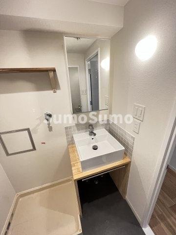 洗面設備　コンパクトで使いやすい洗面所