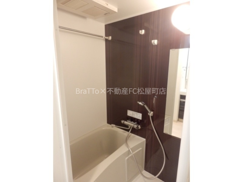 バス・シャワールーム　バス（浴室乾燥機付き）