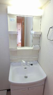 洗面設備　お掃除がしやすいシャンプードレッサー♪