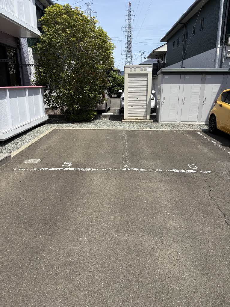 駐車場　駐車場