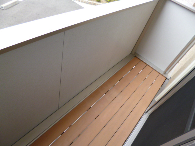 バルコニー　広々バルコニーで洗濯物も楽ちんです♪