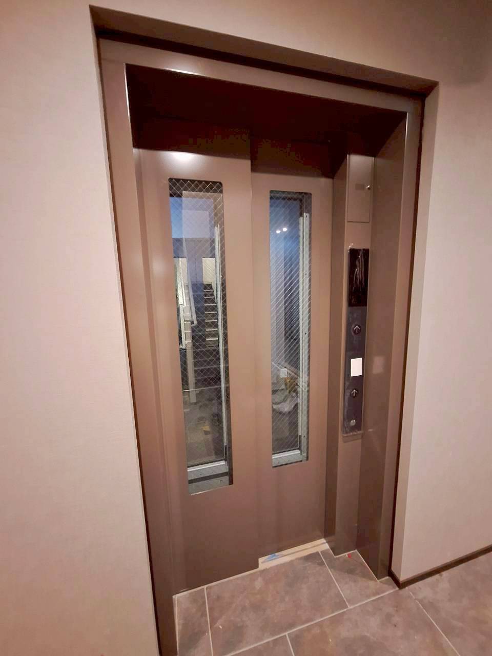 その他共有部分　エレベーター１基あり