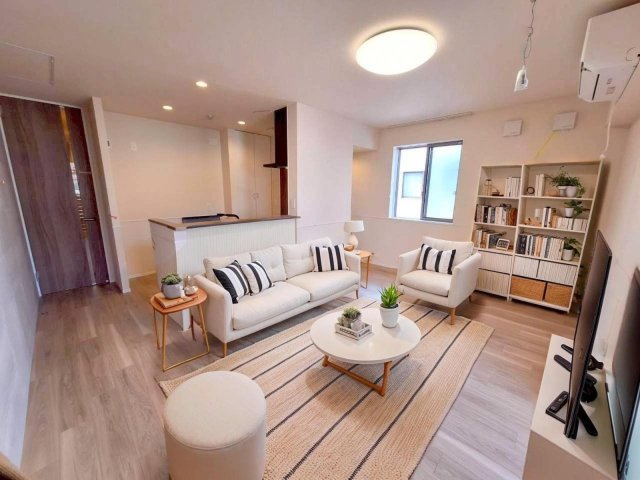 居室・リビング　家具付きのイメージパースです※実際は家具は付きません